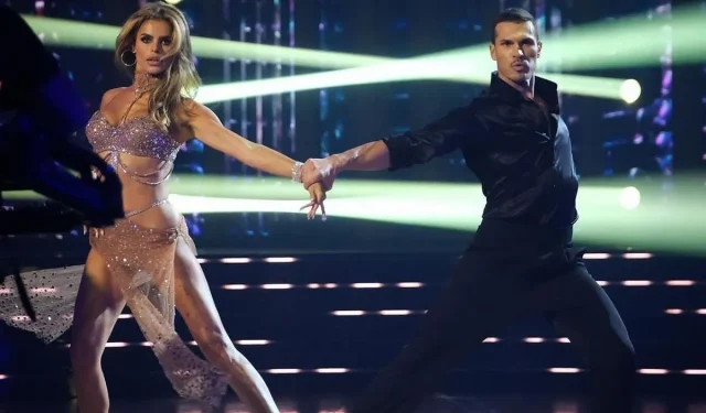 « Je lui ai attribué la note de 3 » — Les fans de Dancing with the Stars critiquent la performance de Brooks Nader lors de la première de la saison 33