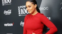 蒂亞·莫里 (Tia Mowry) 在家庭團聚時透露與雙胞胎姐妹塔梅拉·莫里 (Tamera Mowry) 關係緊張