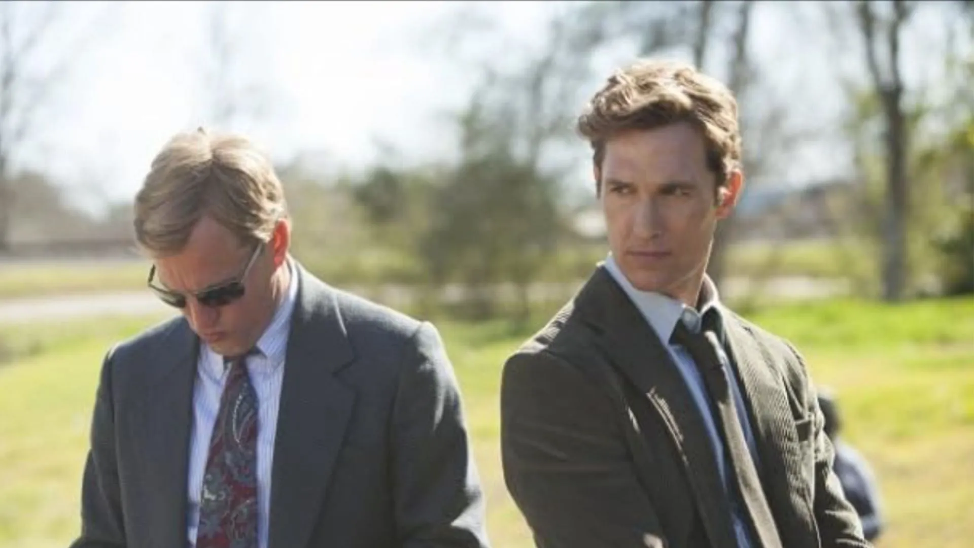 Matthew McConaughey y Woody Harrelson en True Detective (2014) (imagen vía HBO)