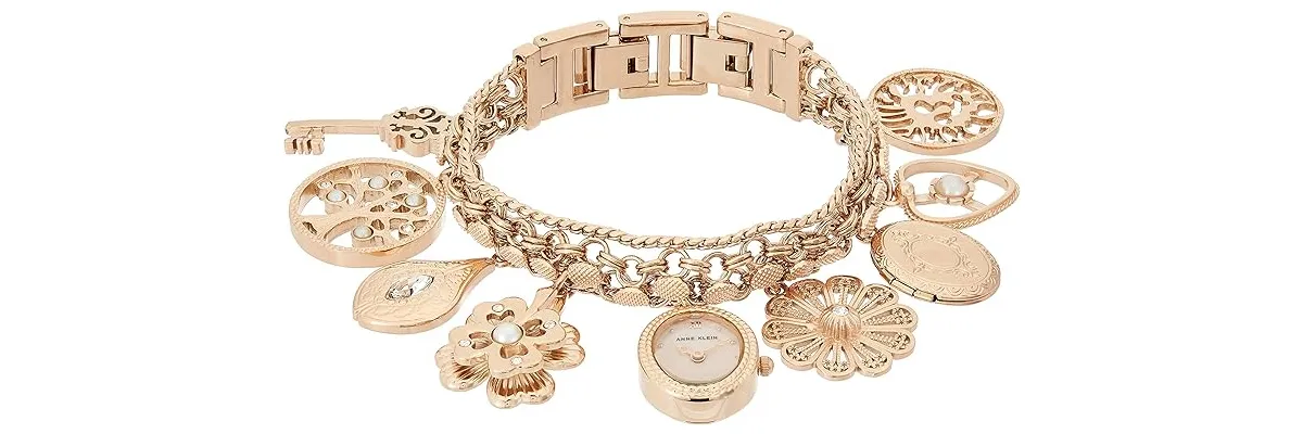 Reloj pulsera con dijes de Anne Klein