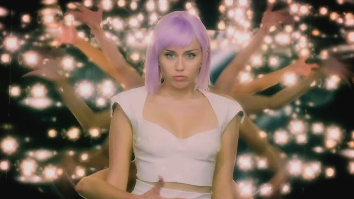 Miley Cyrus en pop star dans Black Mirror