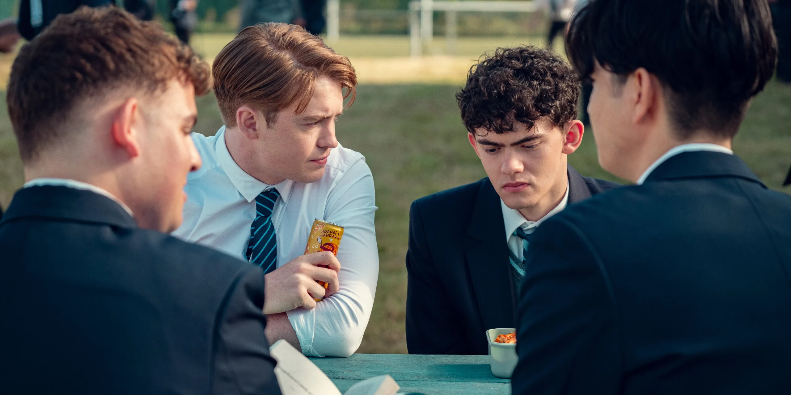 Kit Connor und Joe Locke in Heartstopper, Staffel 3, Folge 4