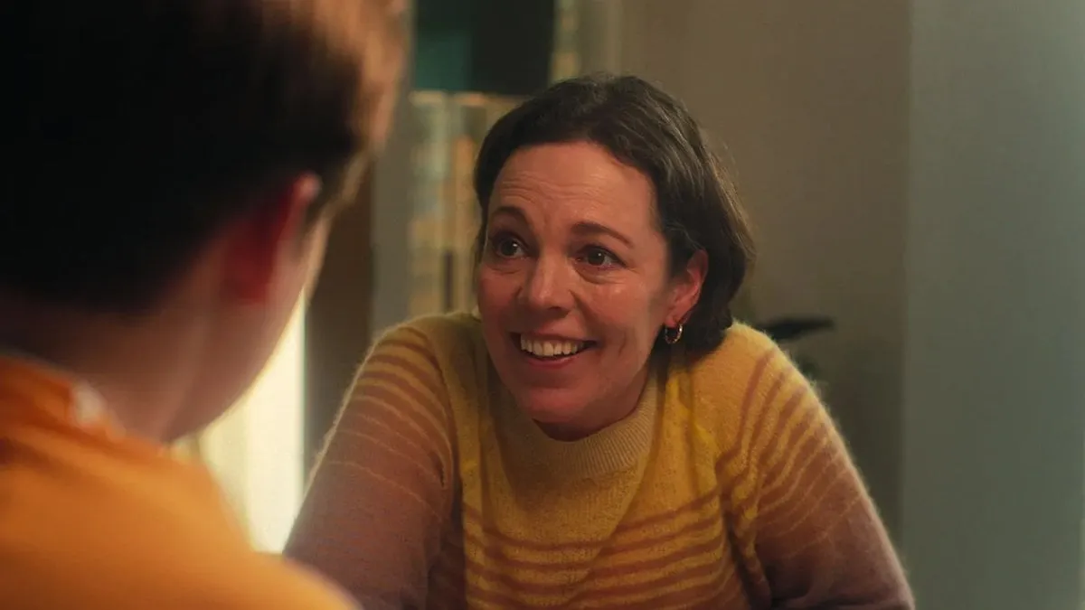 Olivia Colman as Sarah in Heartstopper