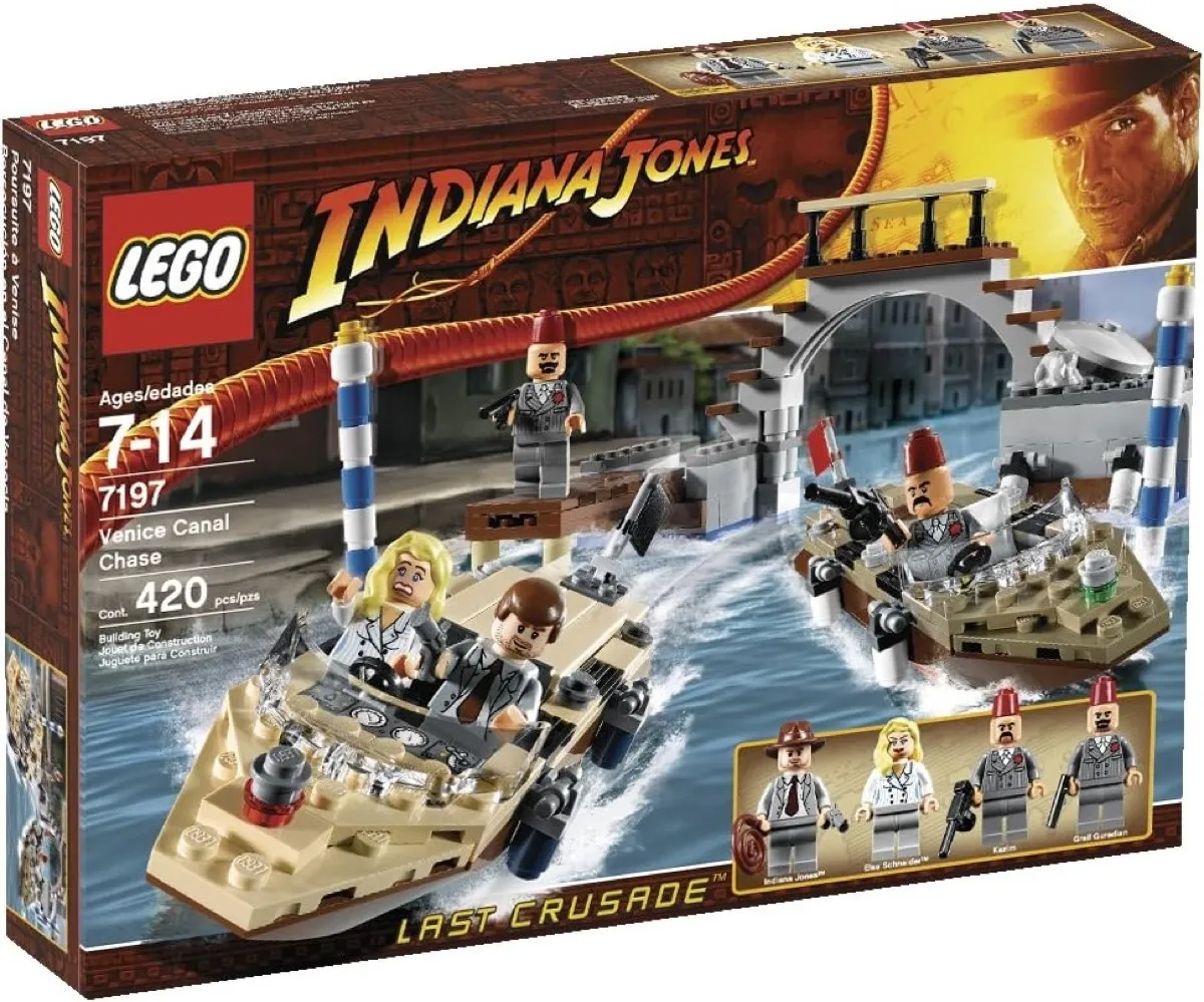 Ein LEGO-Set einer Verfolgungsjagd auf den Kanälen von Venedig