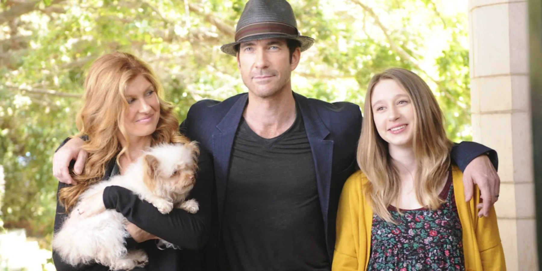 Vivien (Connie Britton), Ben (Dylan McDermott) et Violet (Taissa Farmiga) dans Murder House, le film d'horreur américain