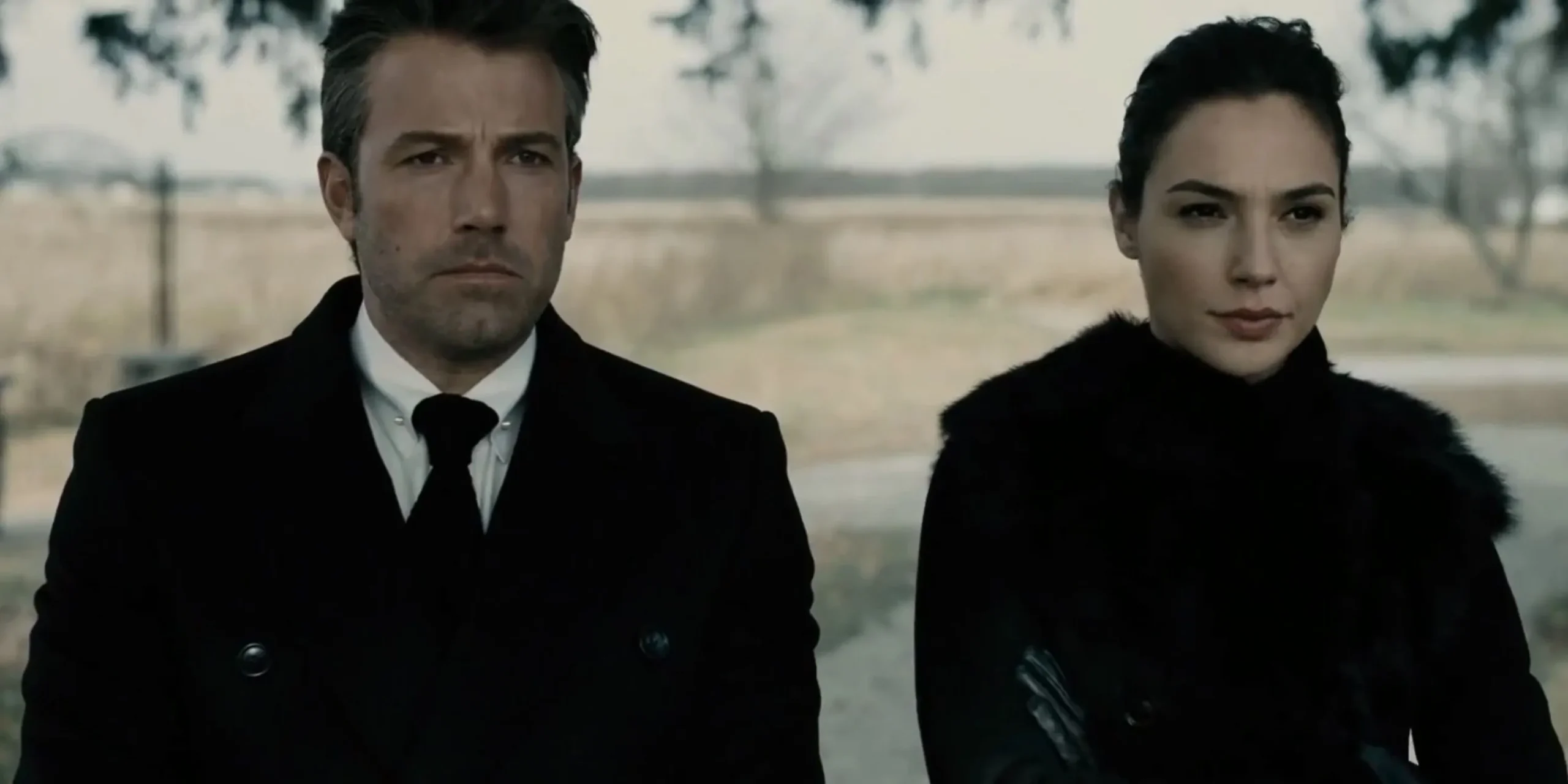 Bruce Wayne de Ben Affleck avec Wonder Woman de Gal Gadot