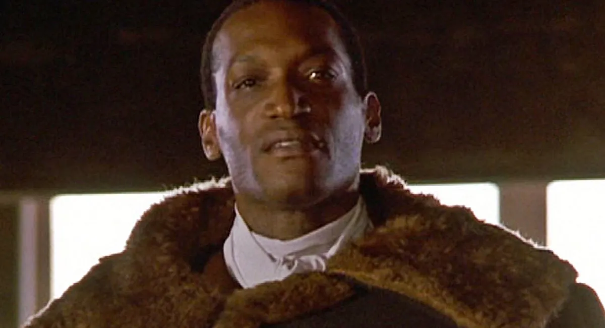 Tony Todd como Candyman no clássico de 1992.