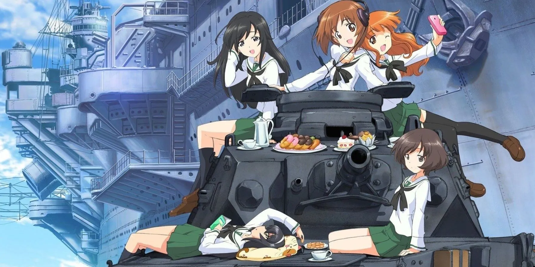 Cinco meninas do Girls und Panzer sentadas em um tanque