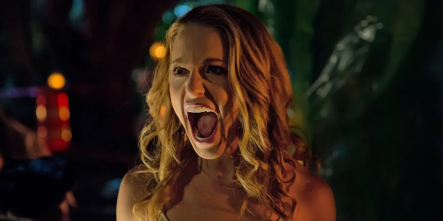 Jessica Rothe krzycząca jako Drzewo w Happy Death Day