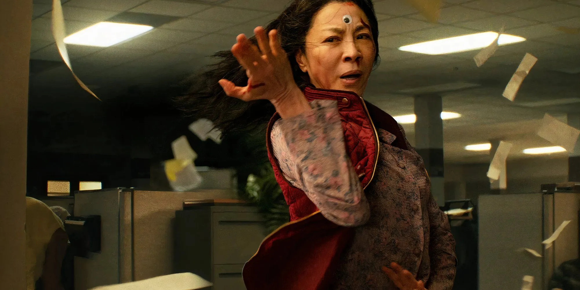 Michelle Yeoh se preparando para uma luta