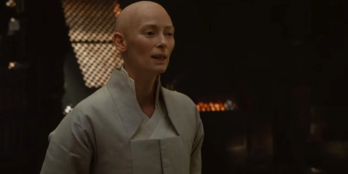 Tilda Swinton come l'Antico in Doctor Strange