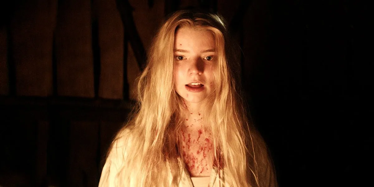 Una donna ricoperta di sangue in "The Witch"