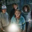 Neugierige Fans analysieren Fotos hinter den Kulissen der 5. Staffel von Stranger Things, um Hinweise zur kommenden Handlung zu erhalten