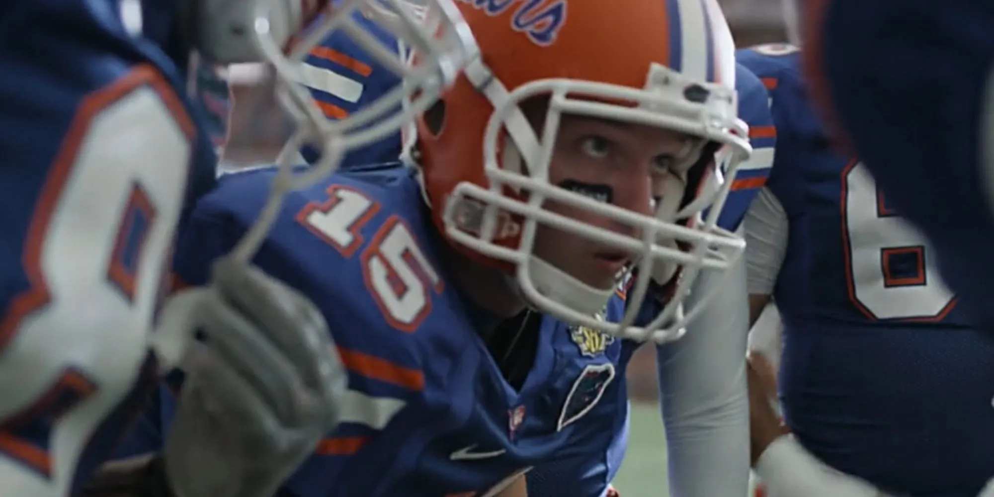 Patrick Schwarzenegger no grupo como Tim Tebow em American Sports Story