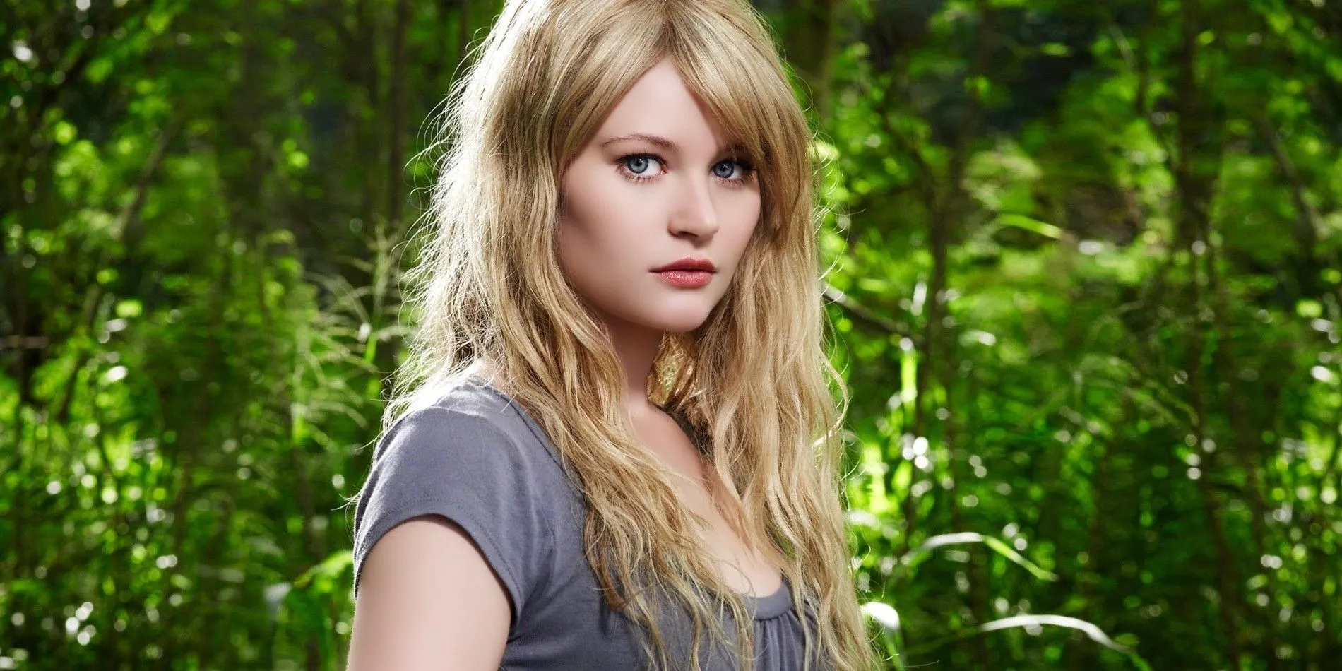 Emilie De Ravin as Claire