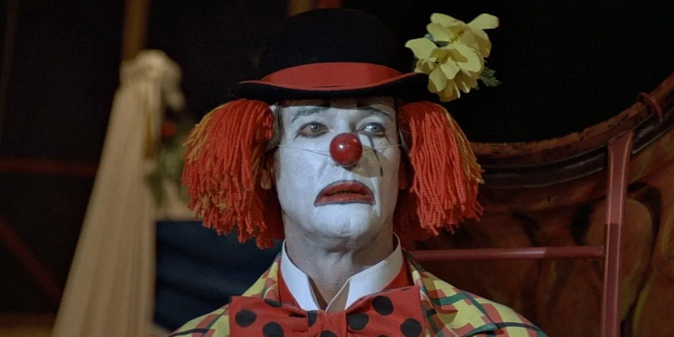 Bond déguisé en clown dans Octopussy