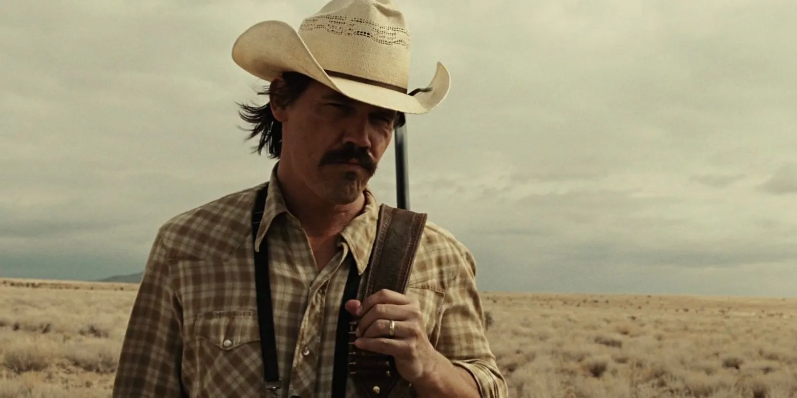 Josh Brolin como Llewelyn Moss