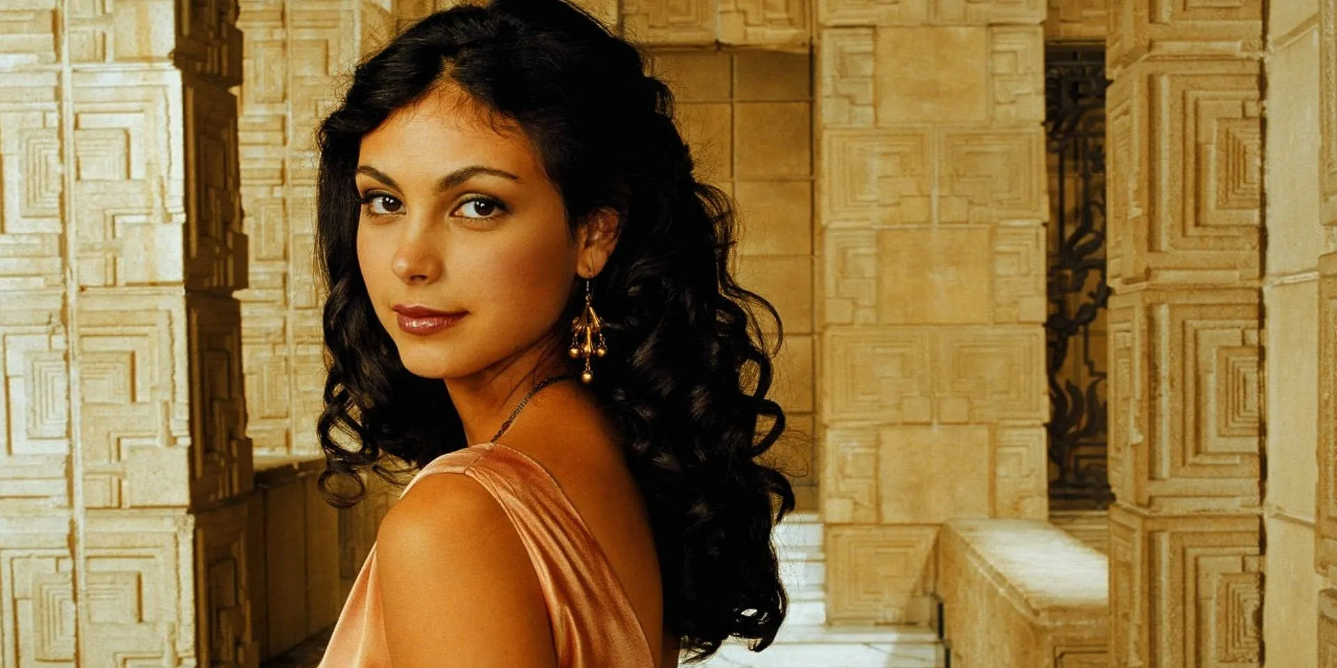 Morena Baccarin jako Inara w Firefly