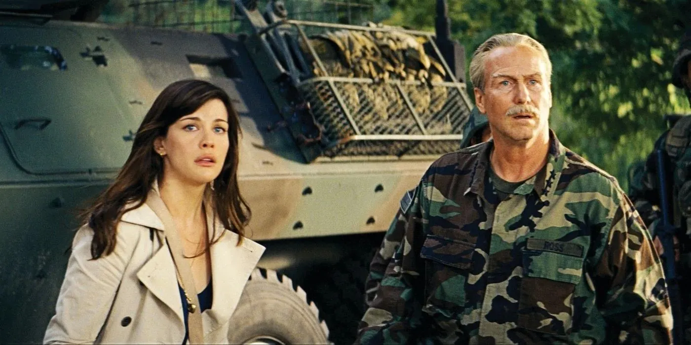 Liv Tyler as Betty Ross and William Hurt as General Thaddeus Ross in The Incredible Hulk