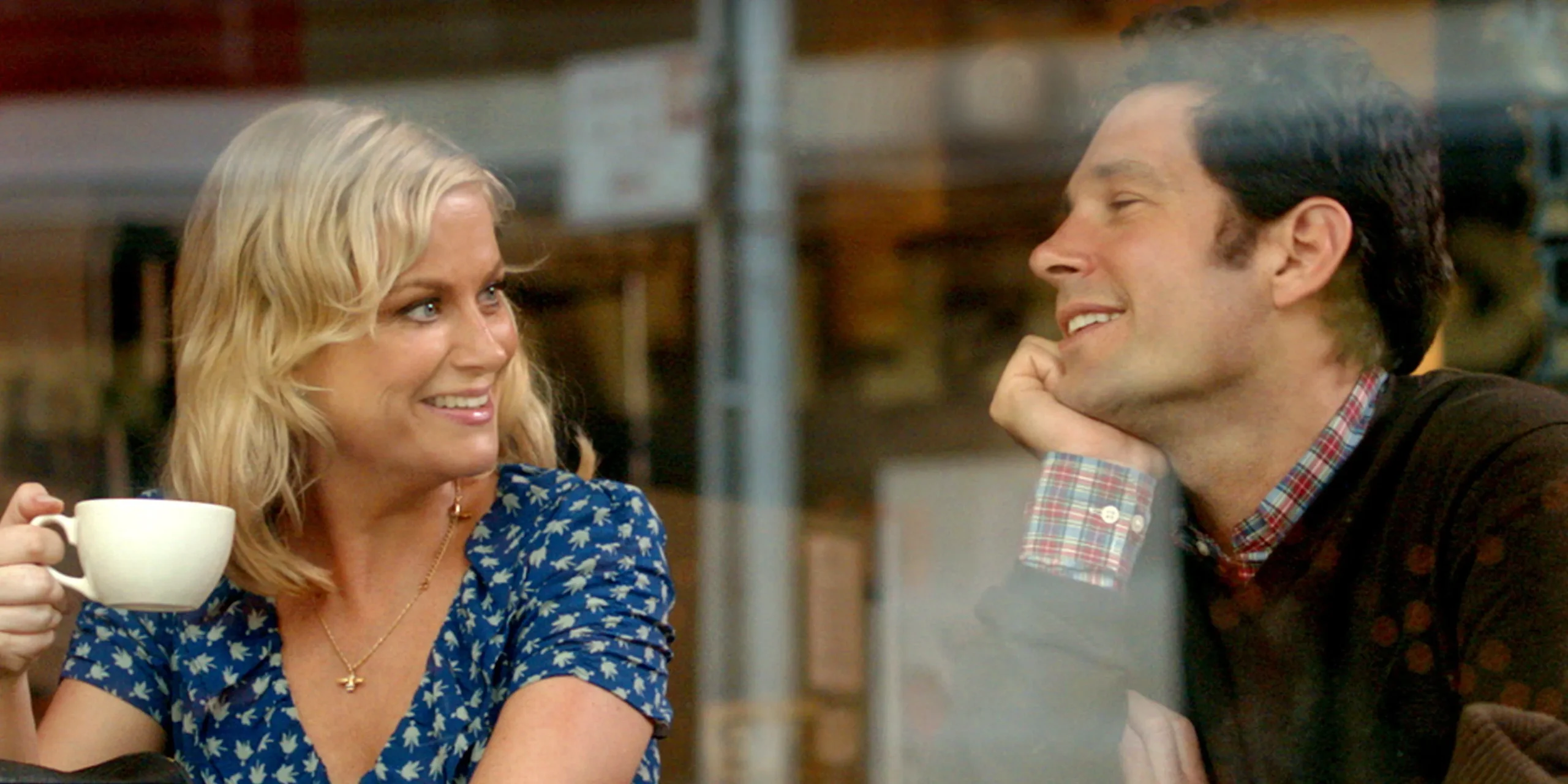 Amy Poehler et Paul Rudd dans Ils sont venus ensemble