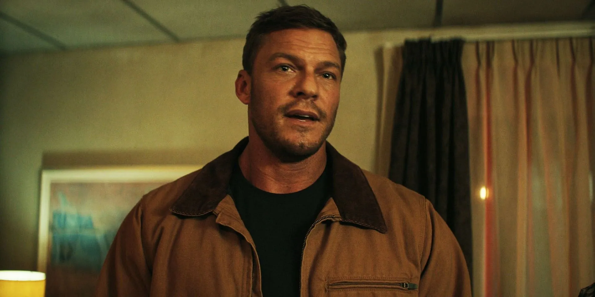 Alan Ritchson nel ruolo di Jack Reacher