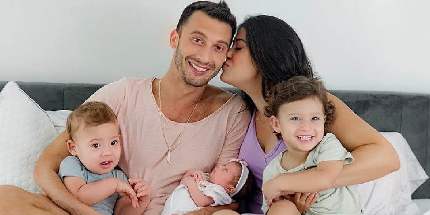 90 Day Fiancé met en vedette Loren et Alexei Brovarnik avec leurs enfants