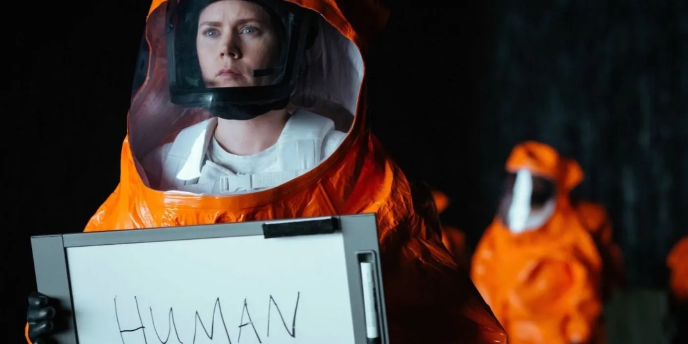 Amy Adams comunica con gli alieni in Arrival