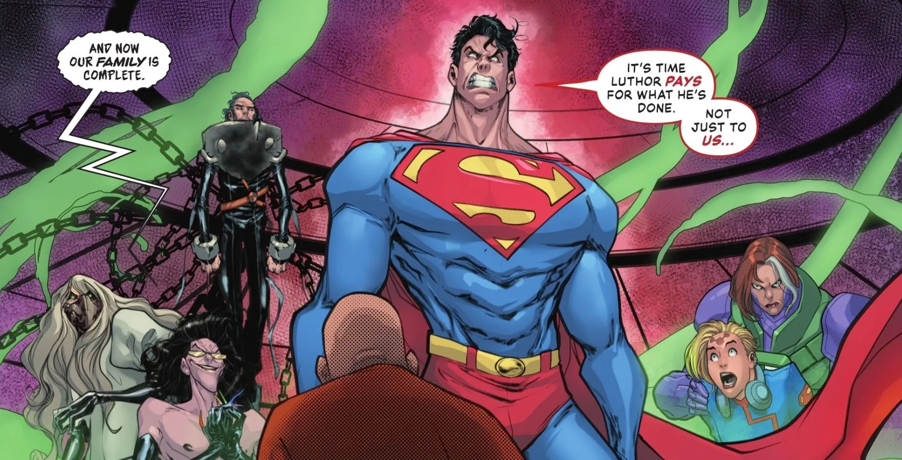 Superman arrabbiato con la squadra di vendetta di Lex Luthor