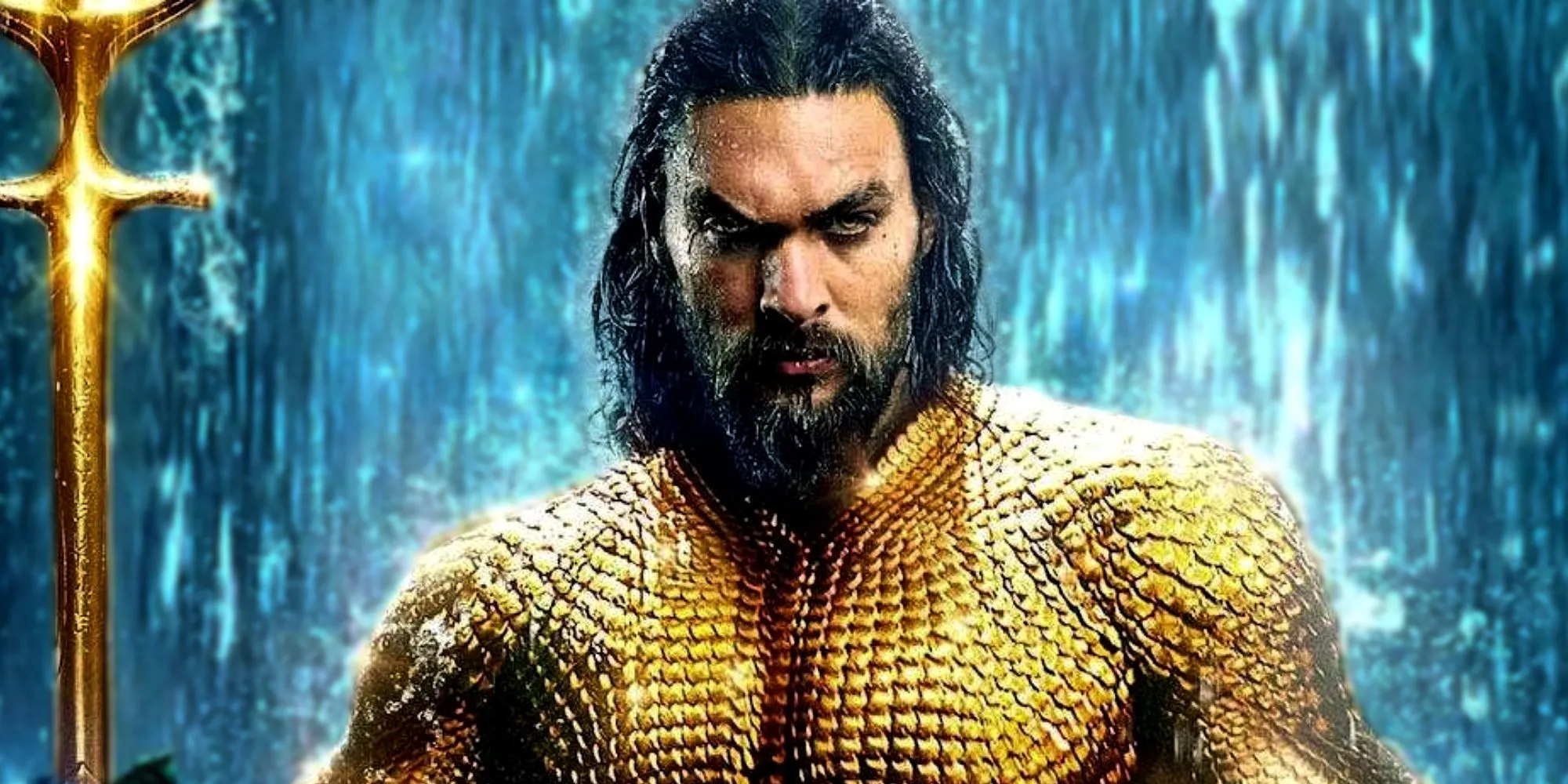 Aquaman nel suo costume fedele ai fumetti