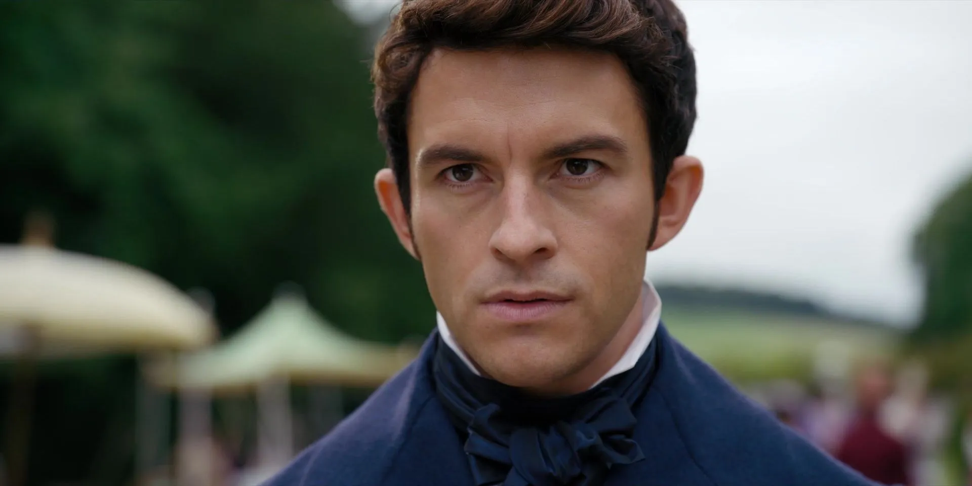 Jonathan Bailey dans le rôle d'Anthony Bridgerton dans Bridgerton Saison 2, Épisode 5, « Un destin impensable »