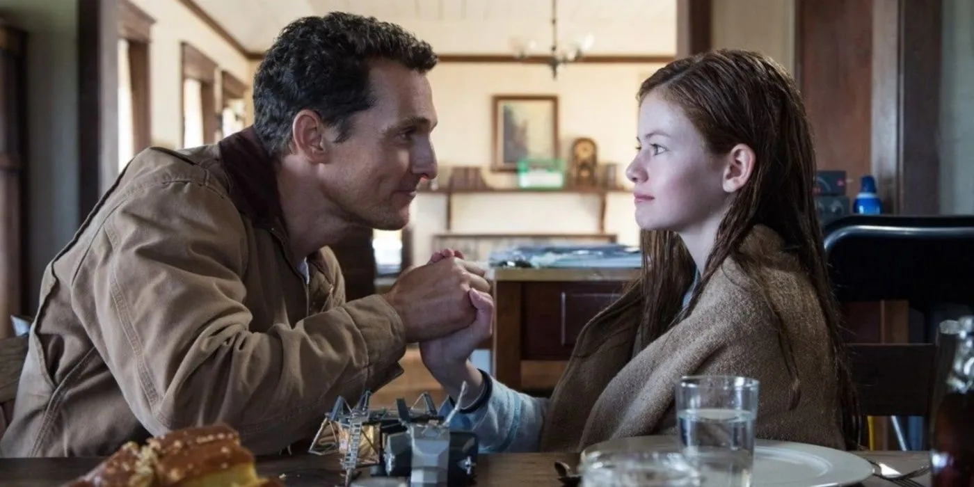 Cooper e il giovane Murphy in Interstellar