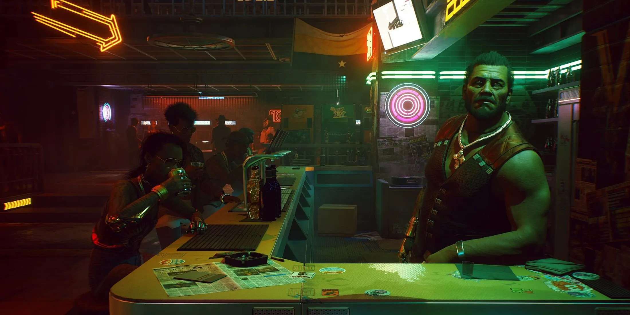 Postacie z Cyberpunk 2077 w barze