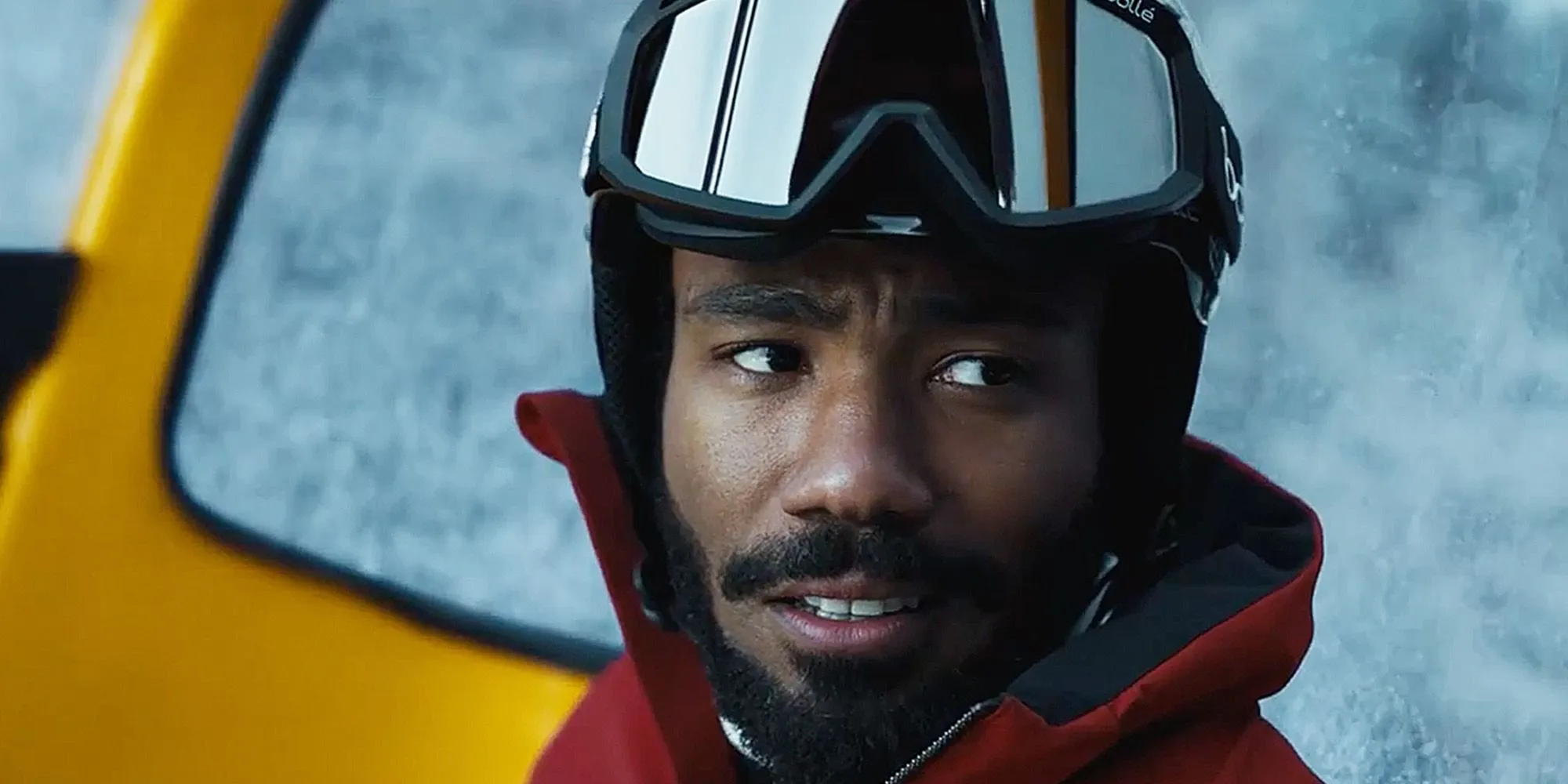 Donald Glover nel ruolo di John Smith