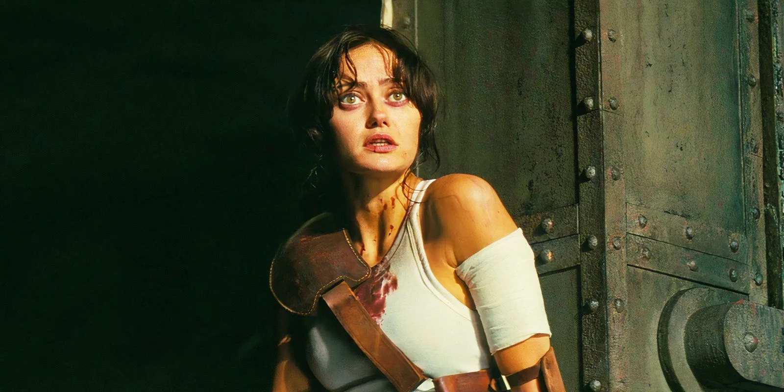 Ella Purnell looking concerned as Lucy in Fallout