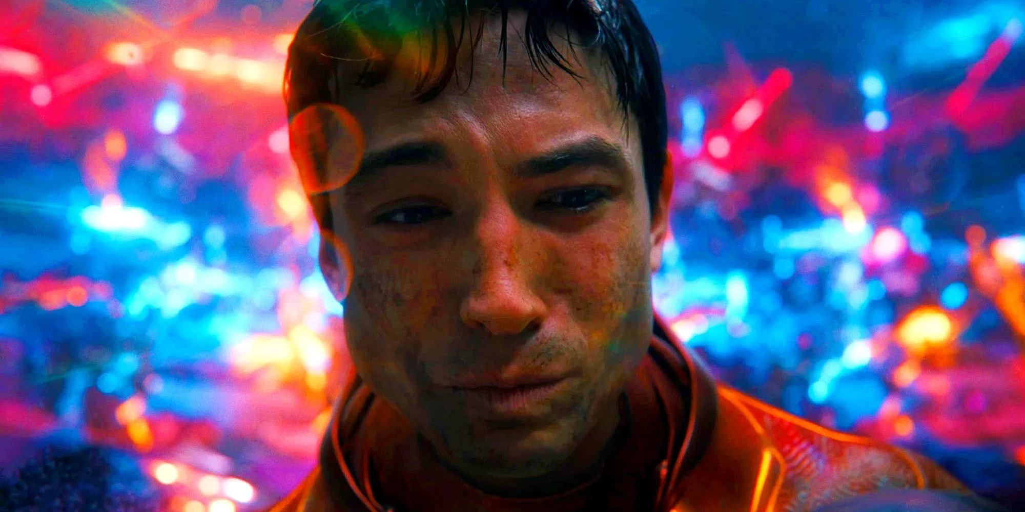 Ezra Miller nel film Flash