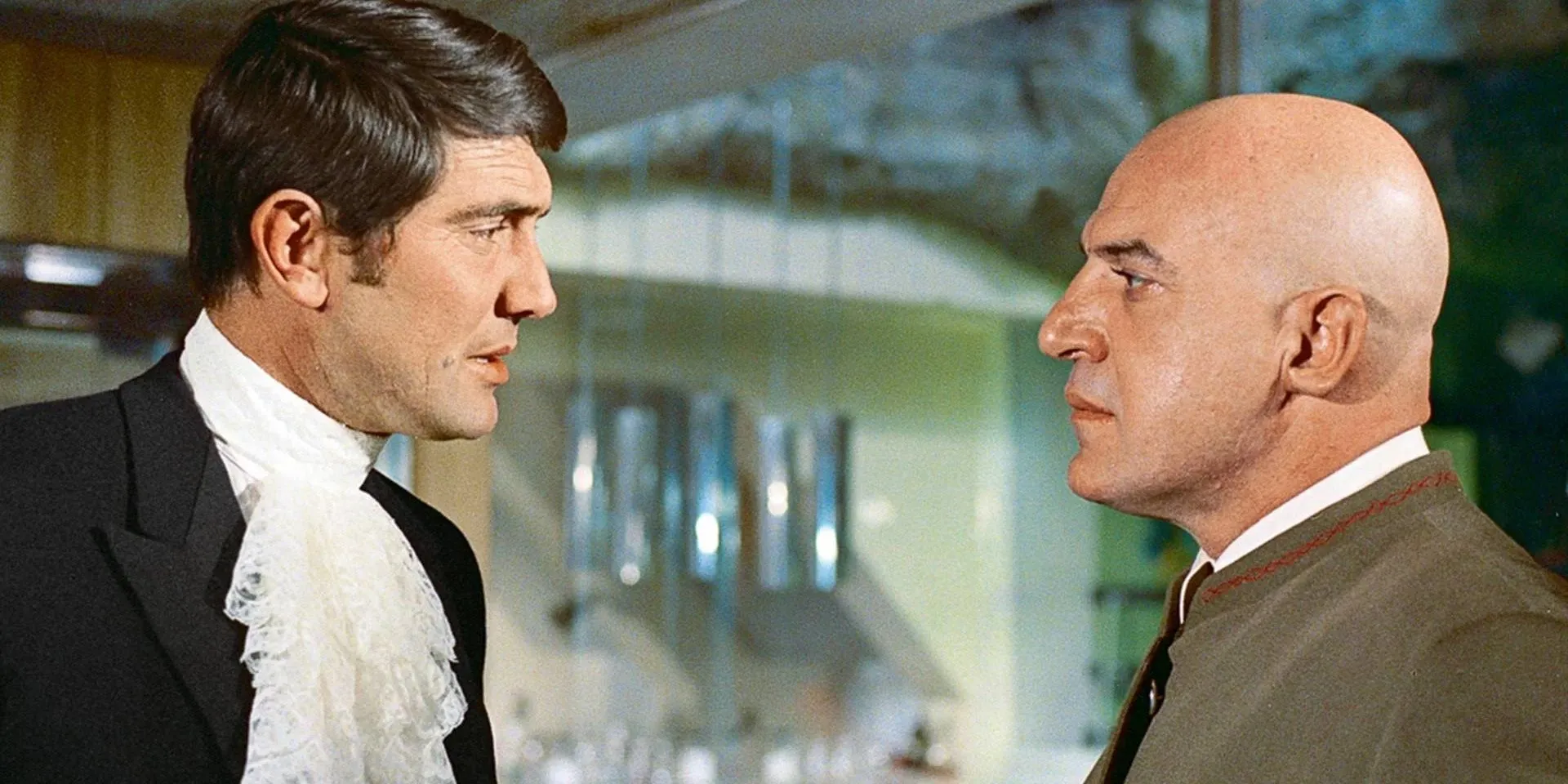 George Lazenby nel ruolo di Bond