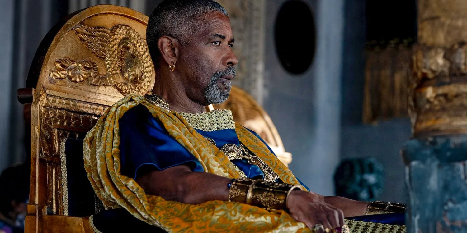 Denzel Washington nel ruolo di Macrinus nel Gladiatore II