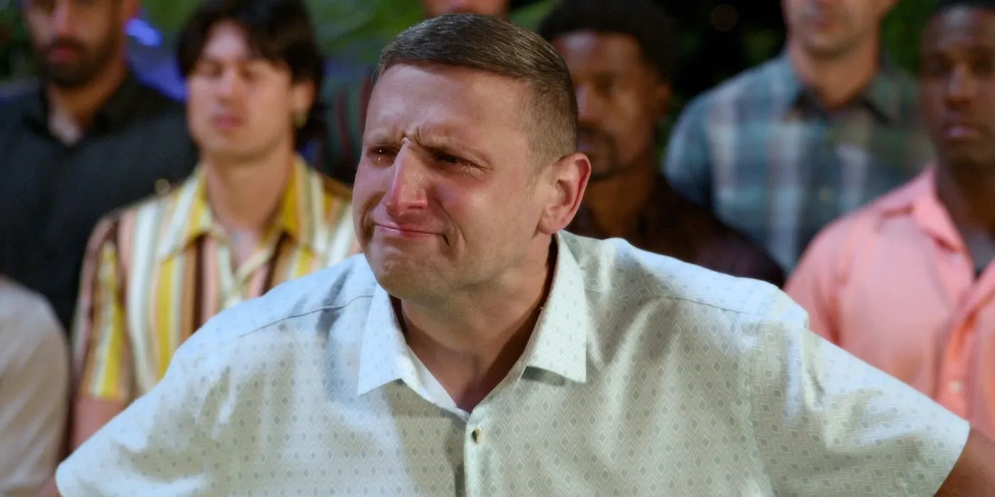 Tim Robinson piange in uno sketch parodia di Bachelor tratto da I Think You Should Leave