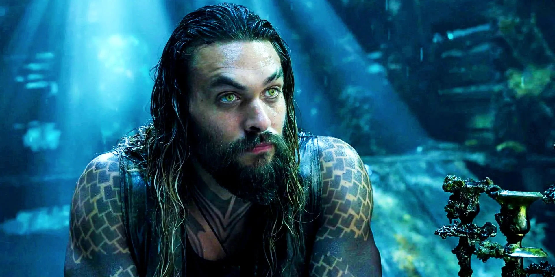 Jason Momoa nel ruolo di Arthur Curry in Aquaman