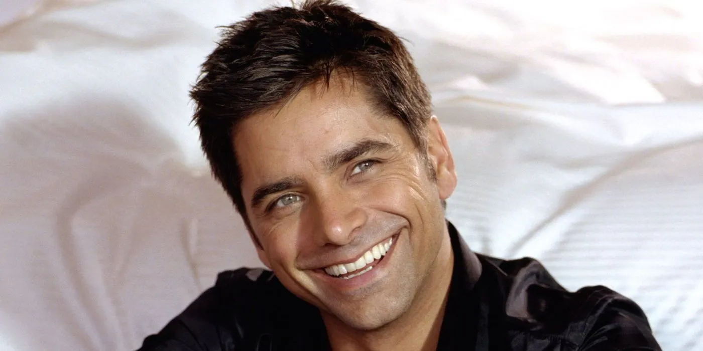 John Stamos sonriendo