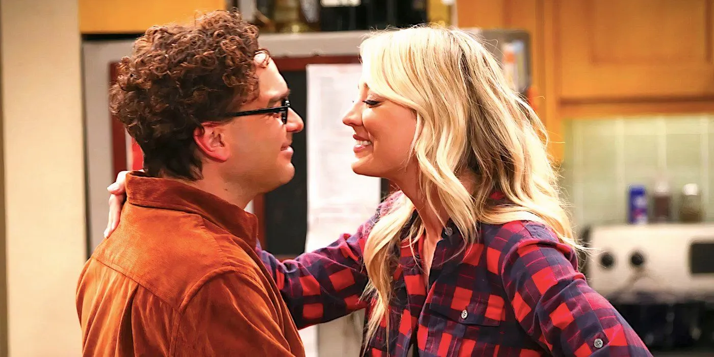 Penny e Leonard si sorridono in The Big Bang Theory