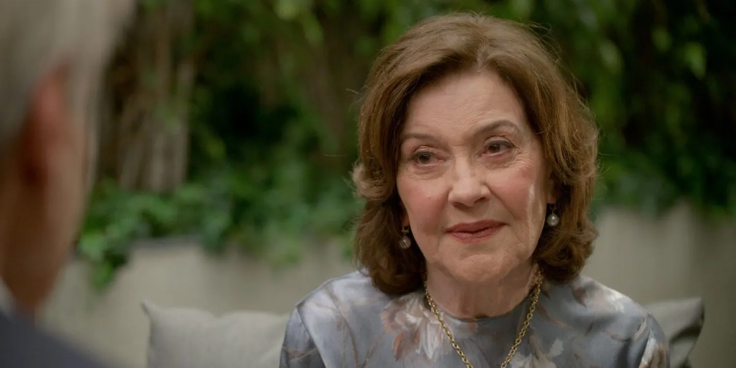 Kelly Bishop in Shrinking