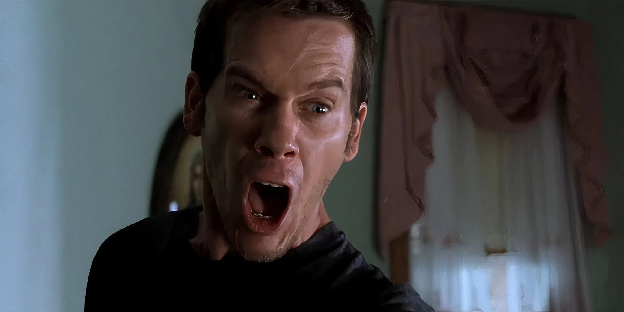 Kevin Bacon jako Tom krzyczący ze strachu w Stir of Echoes