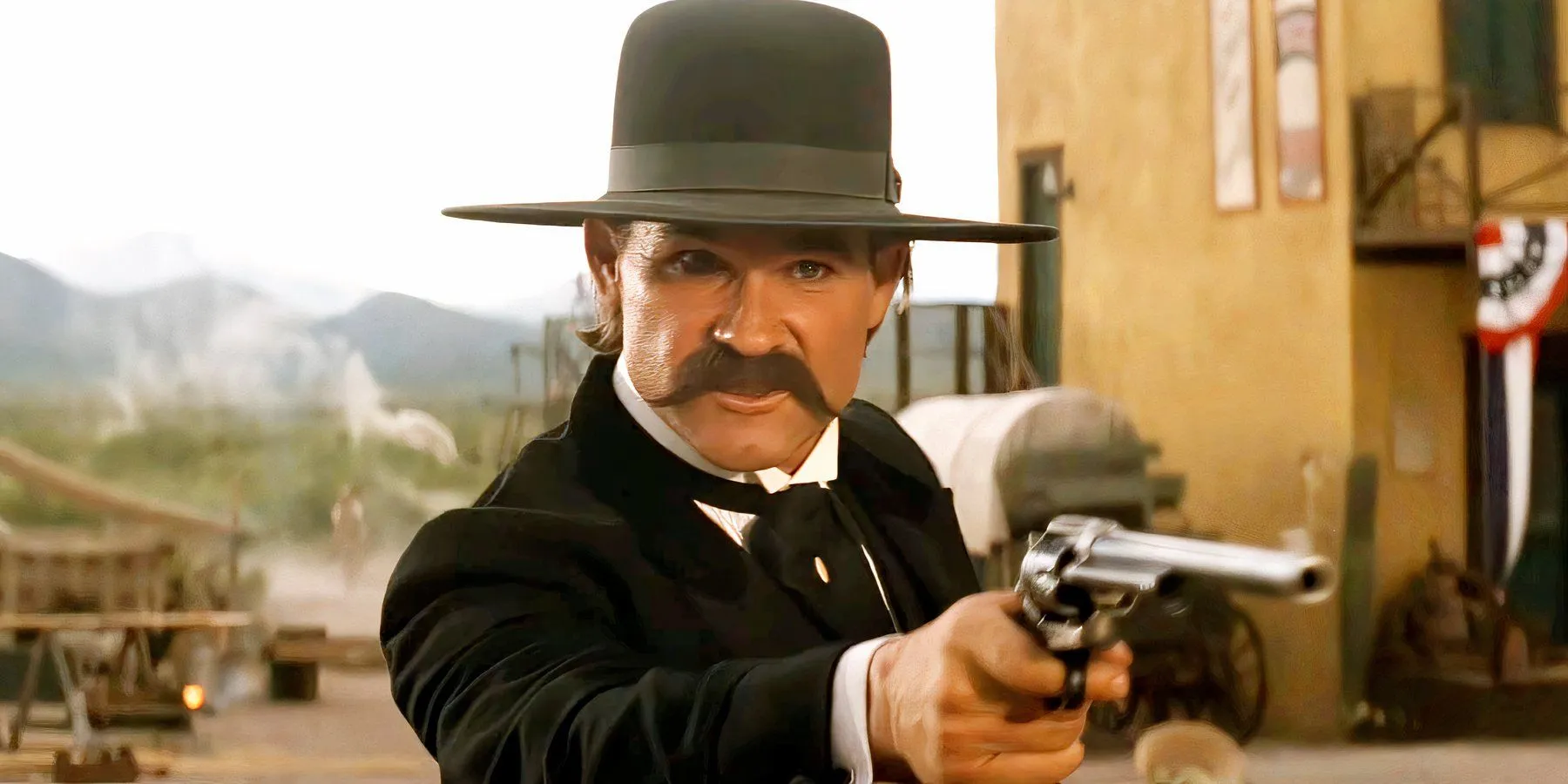 Kurt Russell como Wyatt Earp en Tombstone