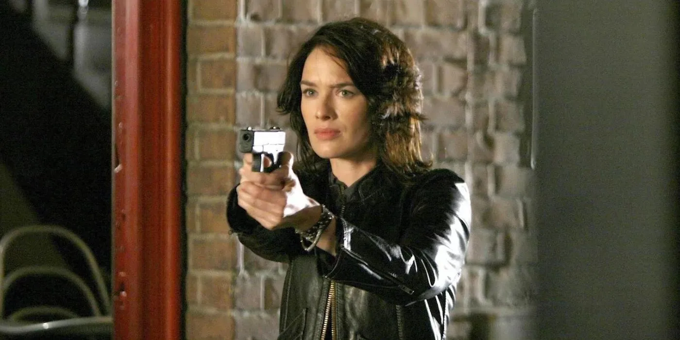 Lena Headey como Sarah Connor