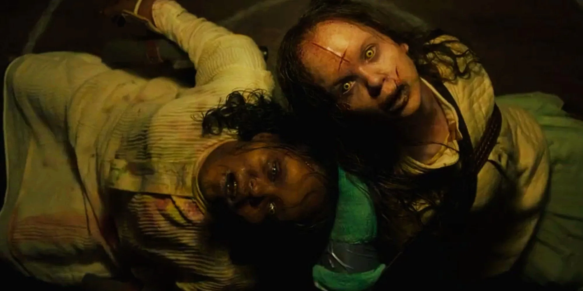 Lidya Jewett e Olivia O'Neill in un momento di possessione in The Exorcist: Believer.