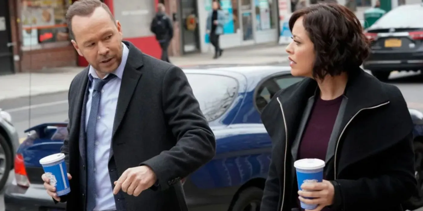 Danny (Donnie Wahlberg) und Baez (Marisa Ramirez) beim Kaffee in Blue Bloods