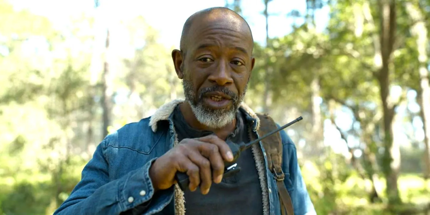 Morgan Jones usando un walkie en Fear The Walking Dead temporada 8, episodio 6.