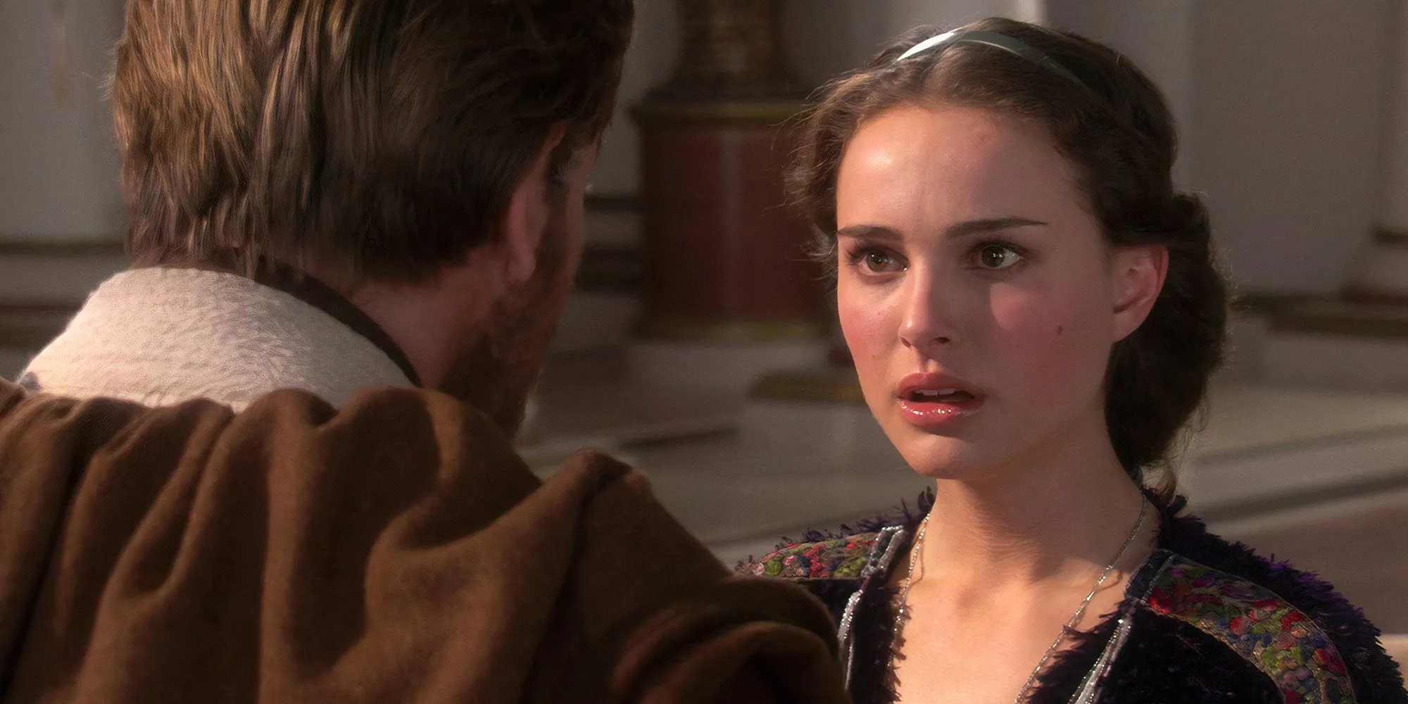 Padmé Amidala réfléchit avec incrédulité aux actions d'Anakin