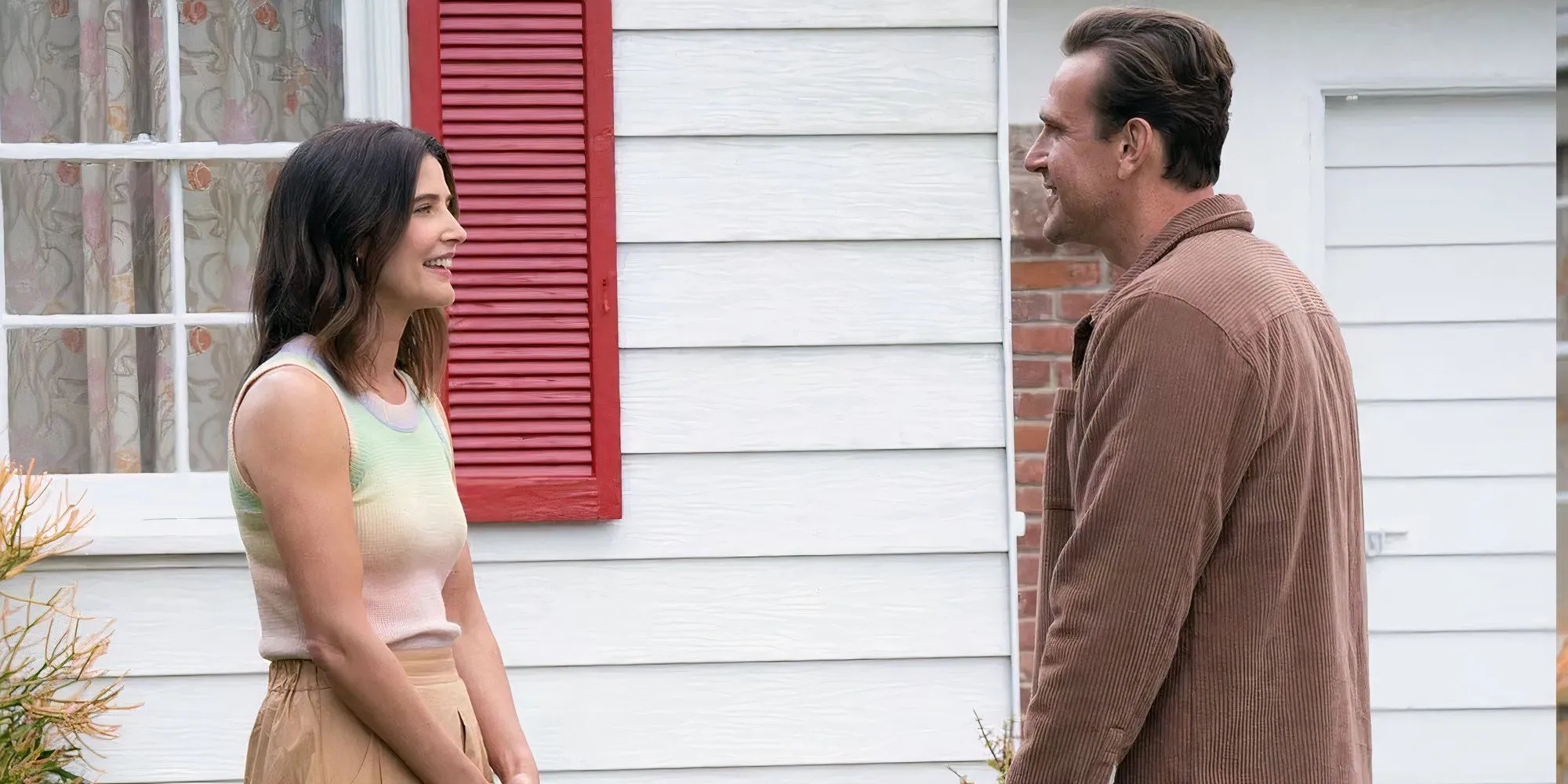 Cobie Smulders and Jason Segel as Sofi and Jimmy